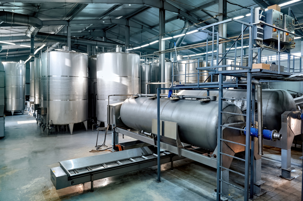 The Role of Pressure Tanks in Water Treatment: Exploring the Functions of a 50-Gallon Stainless Steel Tank