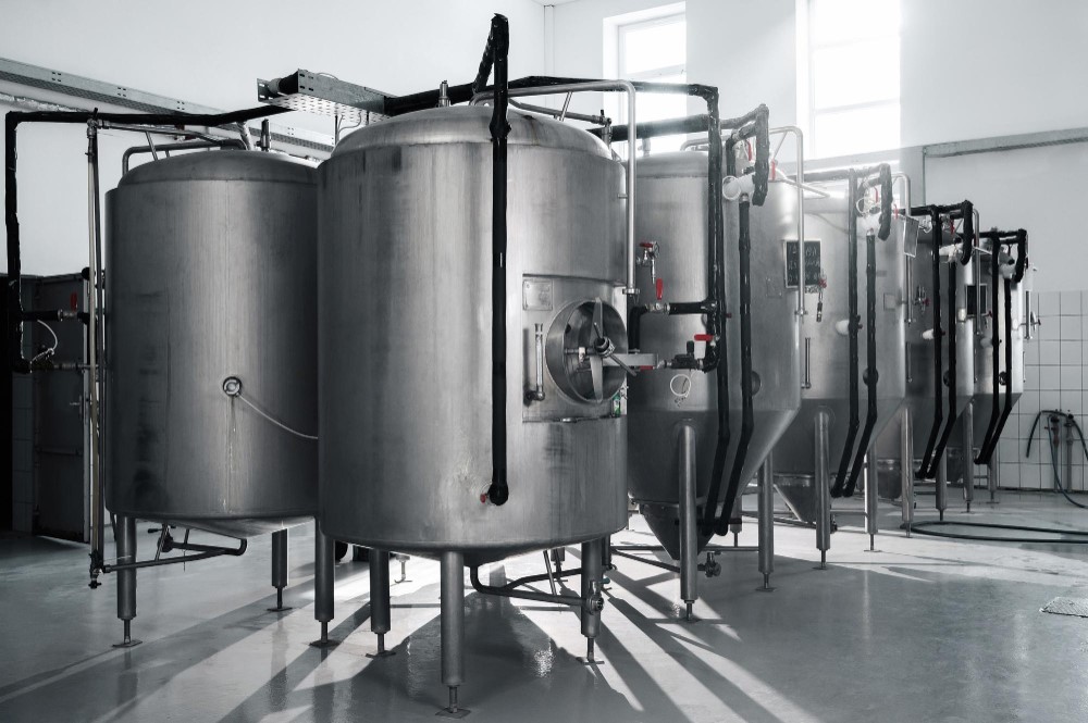 Design Considerations for Stainless Steel Storage Tanks: Maximizing Efficiency and Space